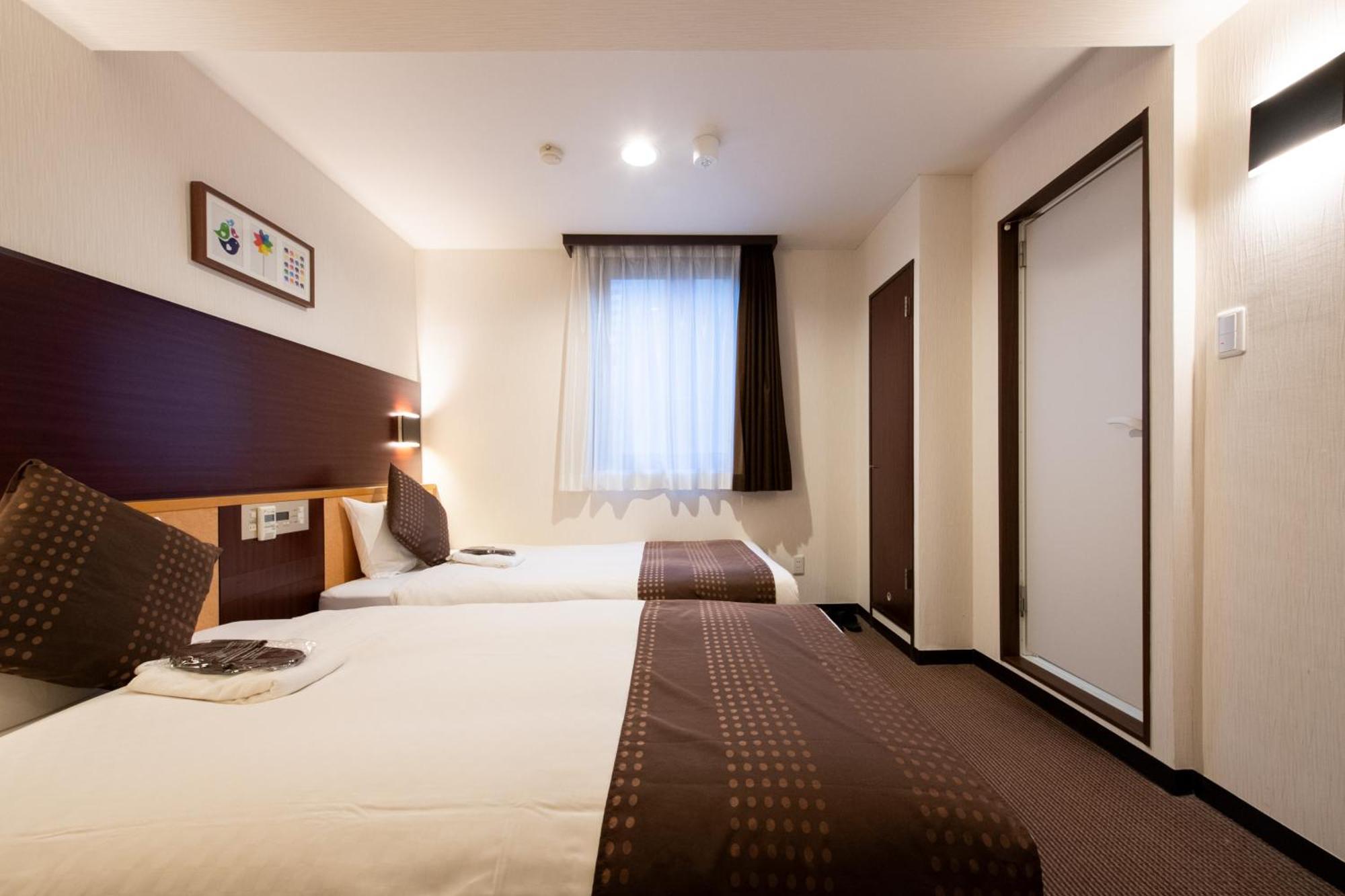 Ueno First City Hotel Tokyo Bagian luar foto